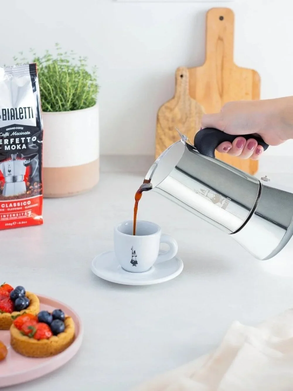 Bialetti Venus 6 Cup Stainless Steel Moka Pot Stovetop Espresso Maker Silver